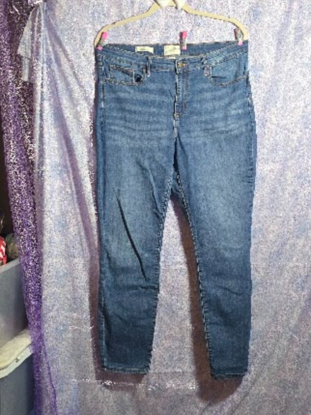 Universal Thread Mid Rise Skinny Jeans Medium Wash Size 14 / 32R